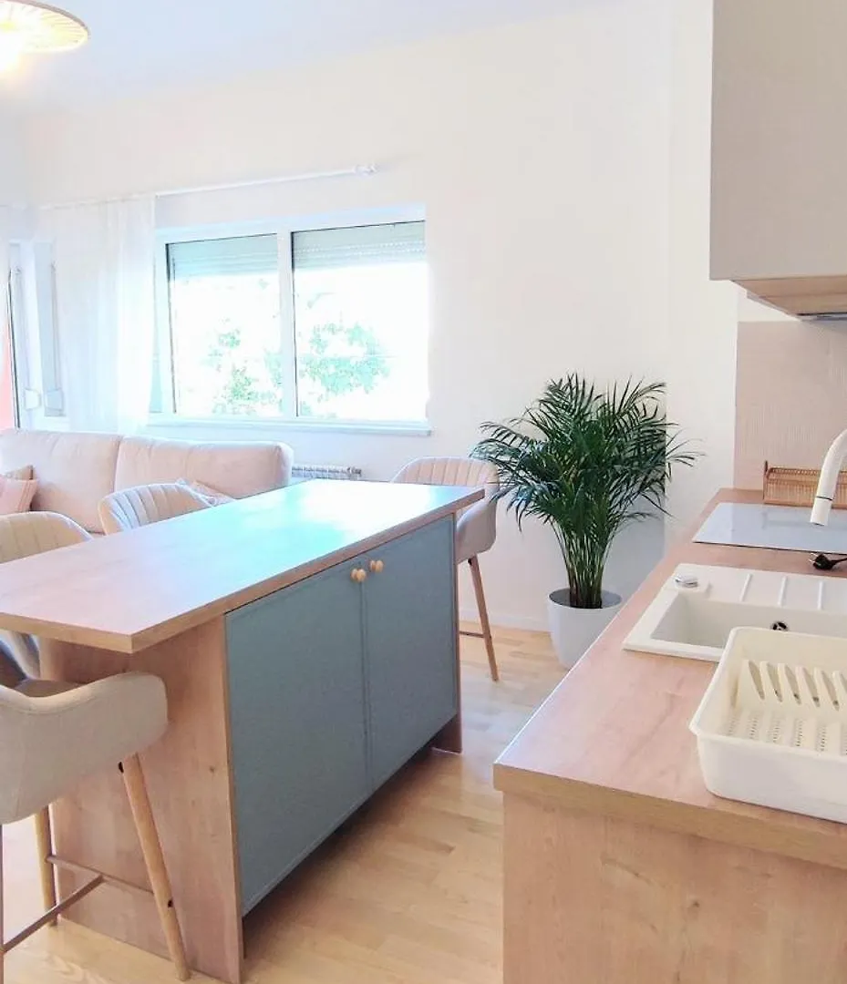 Apartment Luna Serene Garden Home - Jacuzzi & Gym Zadar