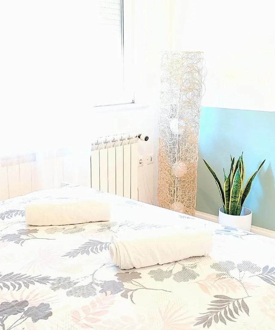 Luna Serene Garden Home - Jacuzzi & Gym Zadar Apartment