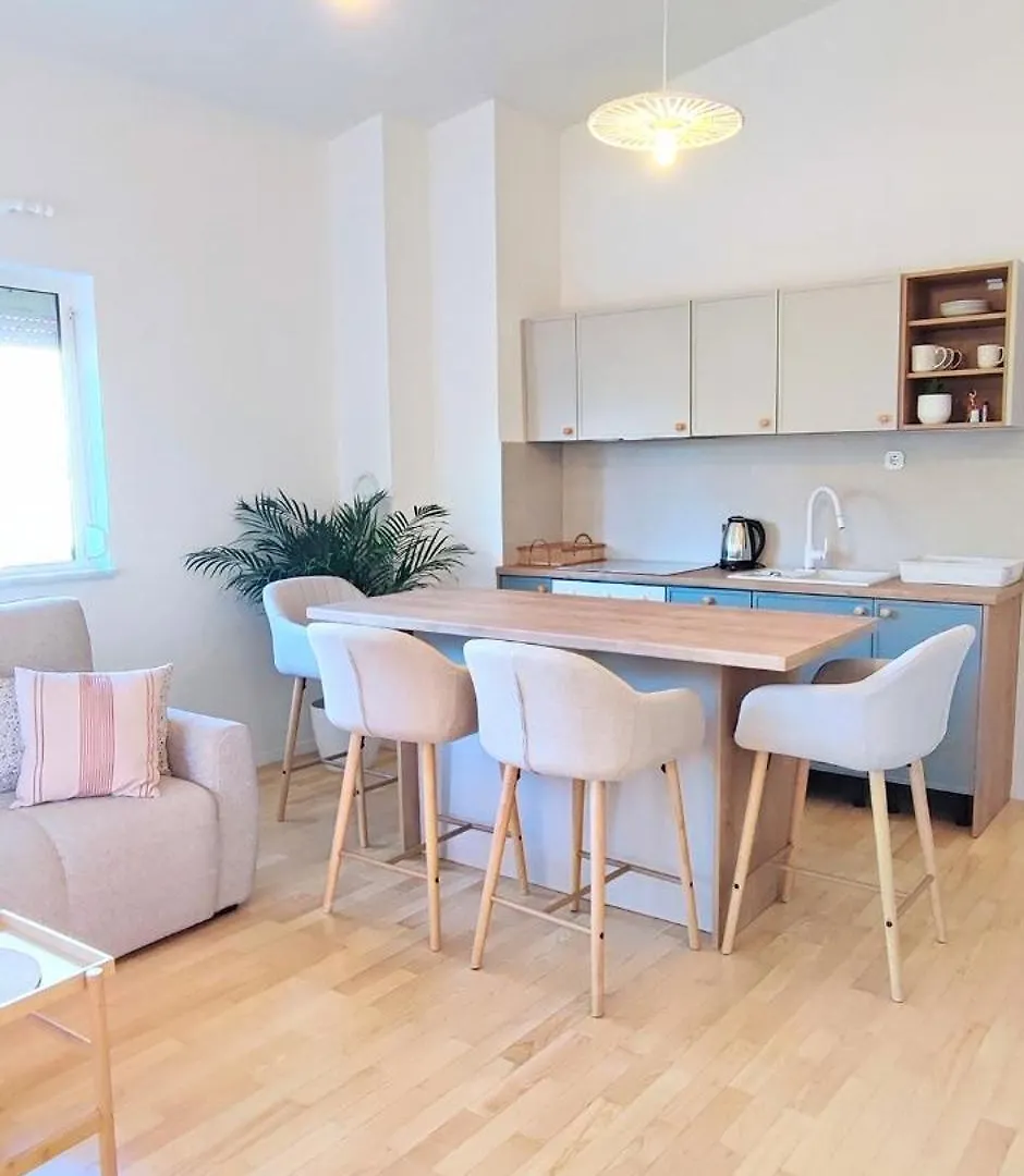 Luna Serene Garden Home - Jacuzzi & Gym Zadar Croatia